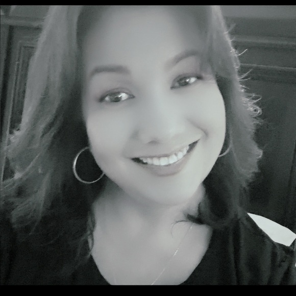 Meet your Posher, JoAnna - Picture 3 of 4